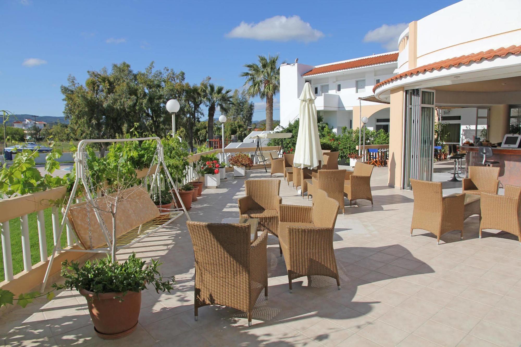 Sabina Hotel Theológos Extérieur photo